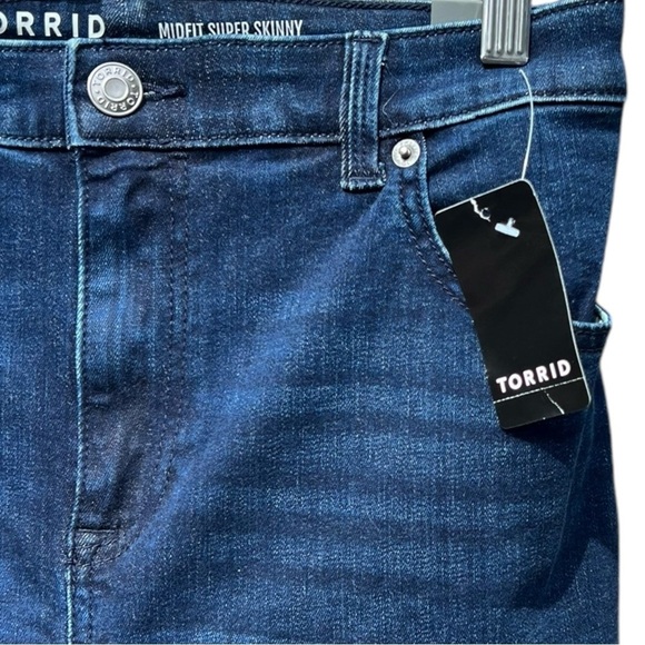 🌻NEW w.tags TORRID MidFit Skinny Super Soft High-Rise Jean Size 18Tall - Picture 12 of 13